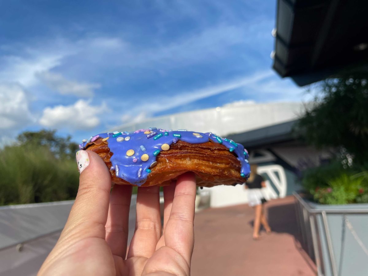 epcot-experience-50th-earidescent-croissant-donut-7-9340439