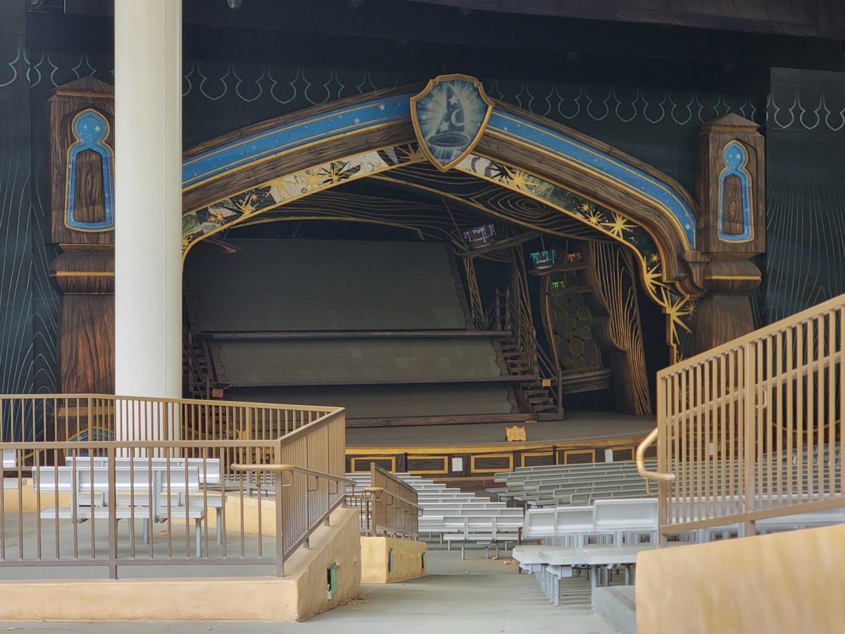 fantasyland-theatre-sign-1-3715531