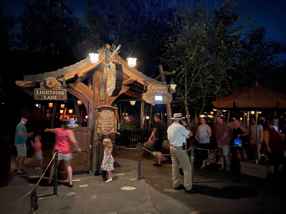 magic-kingdom-extended-evening-hours-11-1332178
