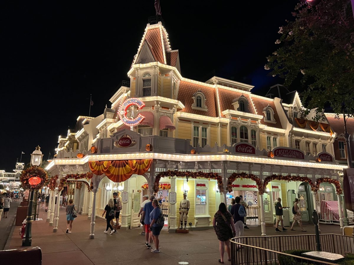 magic-kingdom-extended-evening-hours-b-2-1064049
