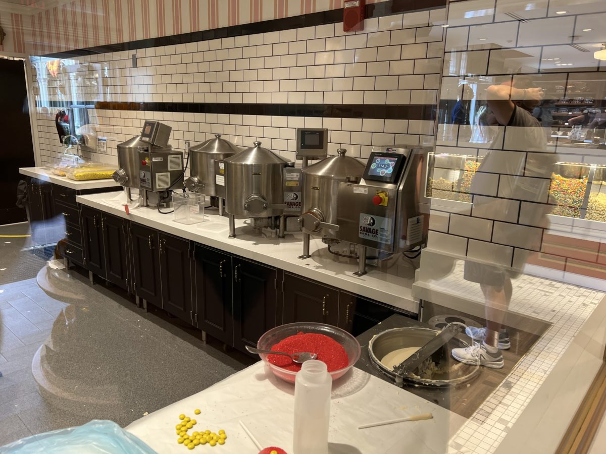main-street-confectionery-savage-bros-machines-2-2871213