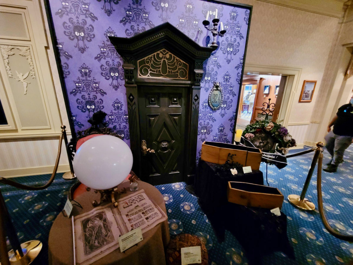 muppets-haunted-mansion-props-7-1048944