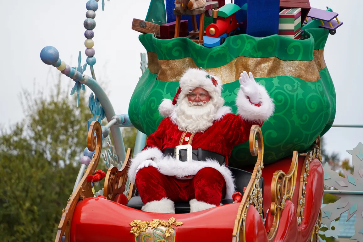 santa-cavalcade-12-5-20-3-9724119-scaled-3863266