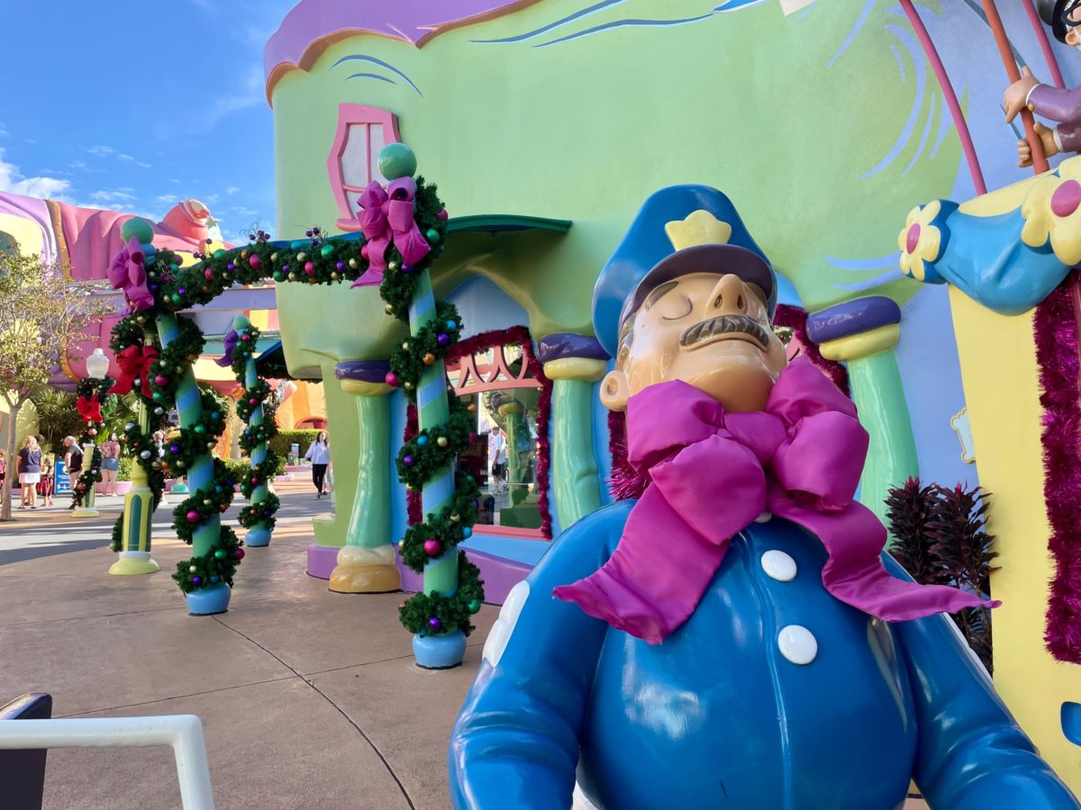 seuss-christmas-deco-38-5462081