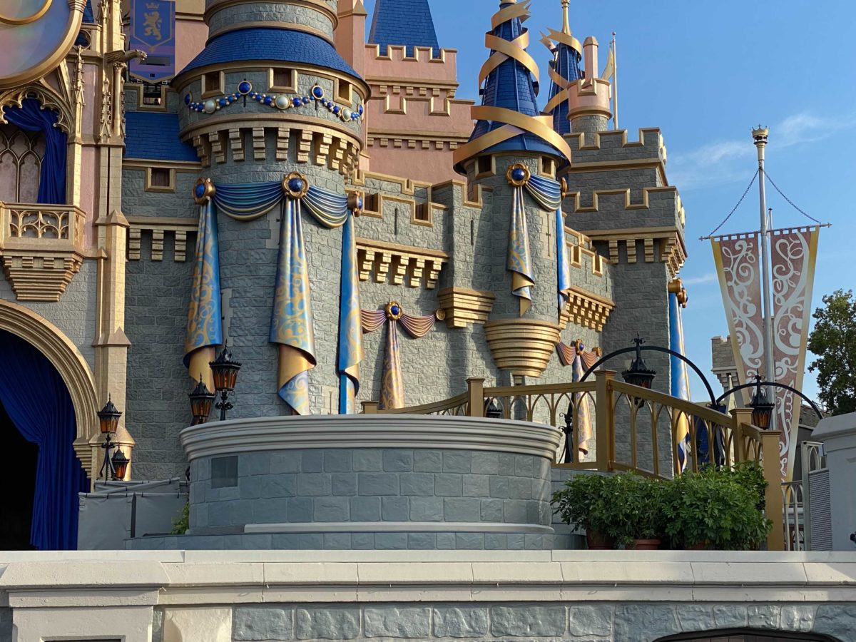 cinderella-castle-railings-16-9143456