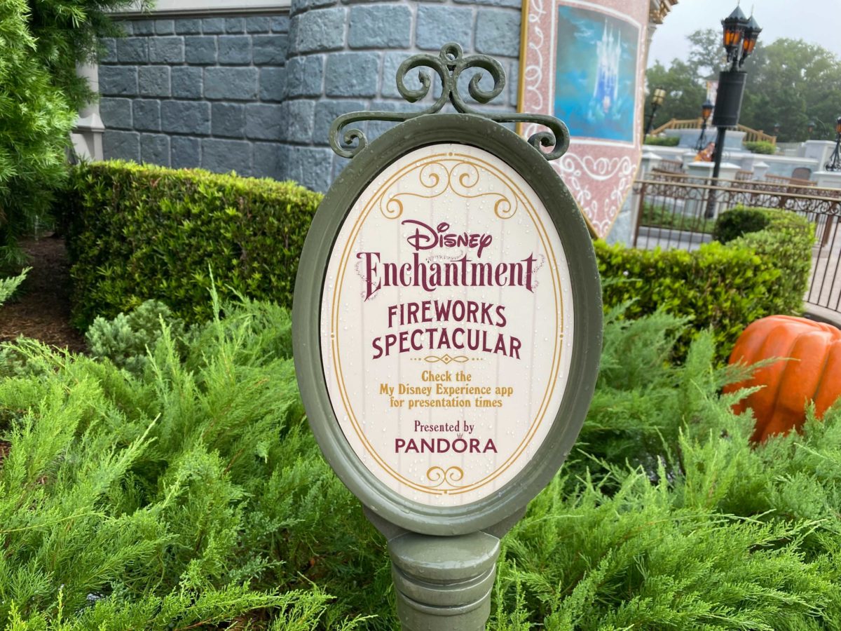 disney-enchantment-sign-4-8334586