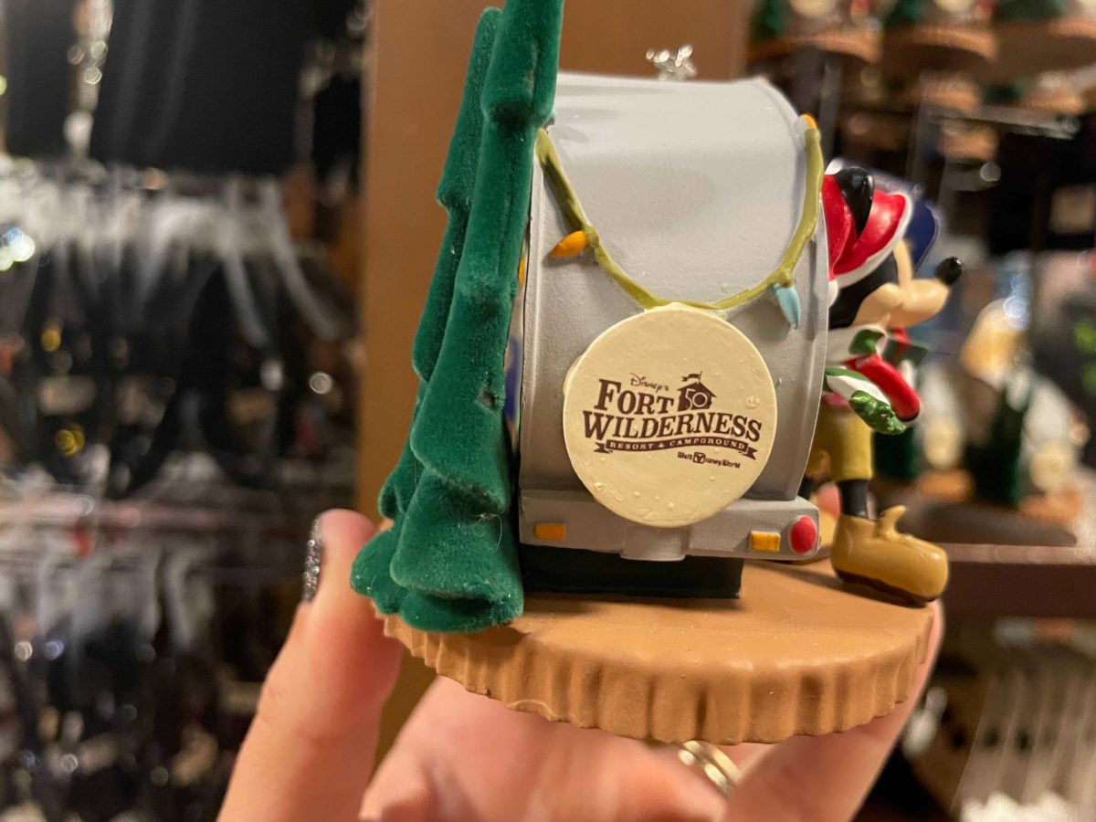 fort-wilderness-holiday-merch-12-1184386