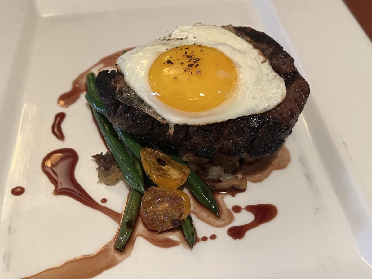 hollywood-brown-derby-filet-walt-hash-4-4096192