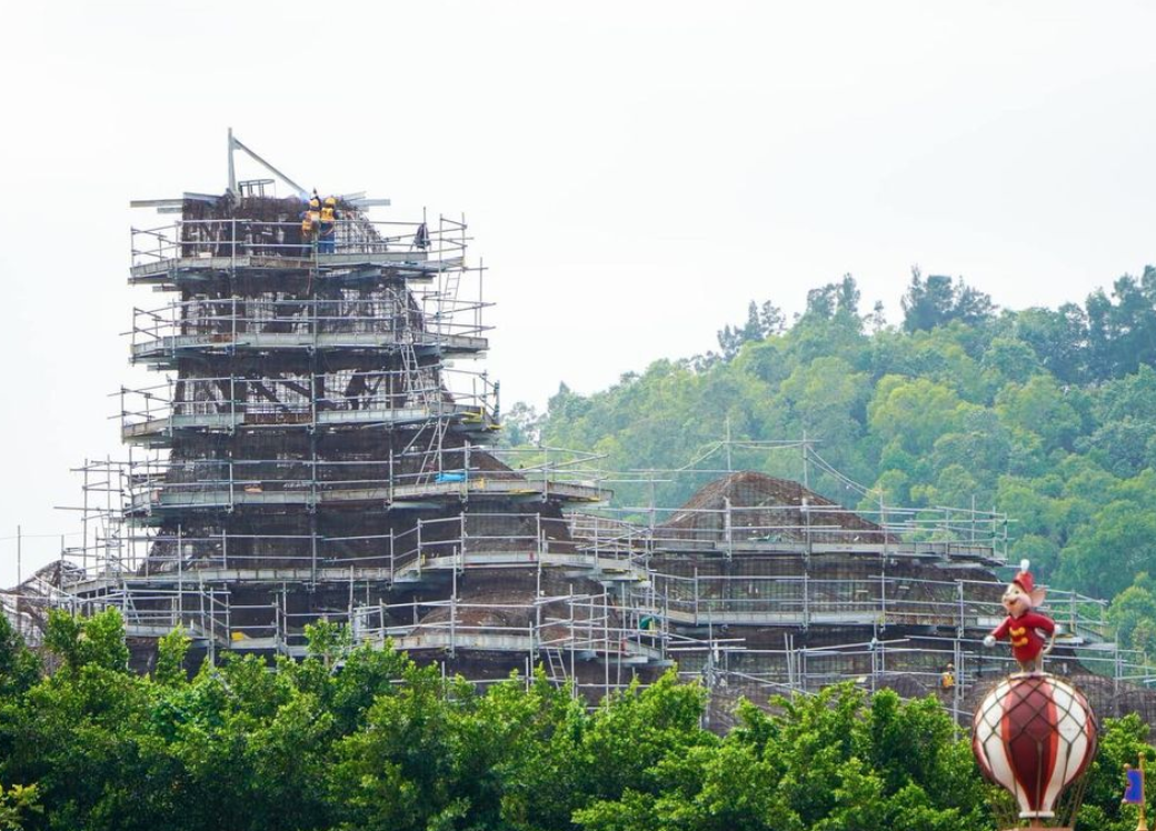 hong-kong-arendelle-world-of-frozen-construction-3-5214421