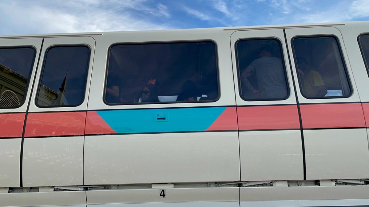 monorail-coral-b-1-5194117