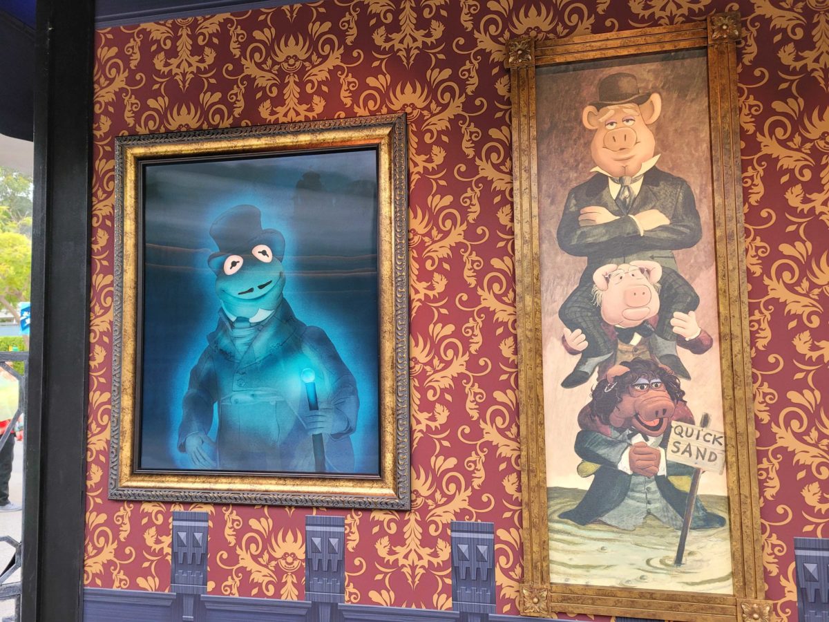 muppets-haunted-mansion-photo-op-props-16