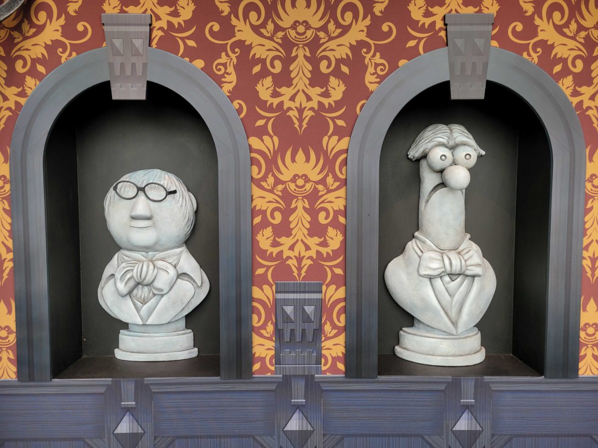 muppets-haunted-mansion-photo-op-props-8