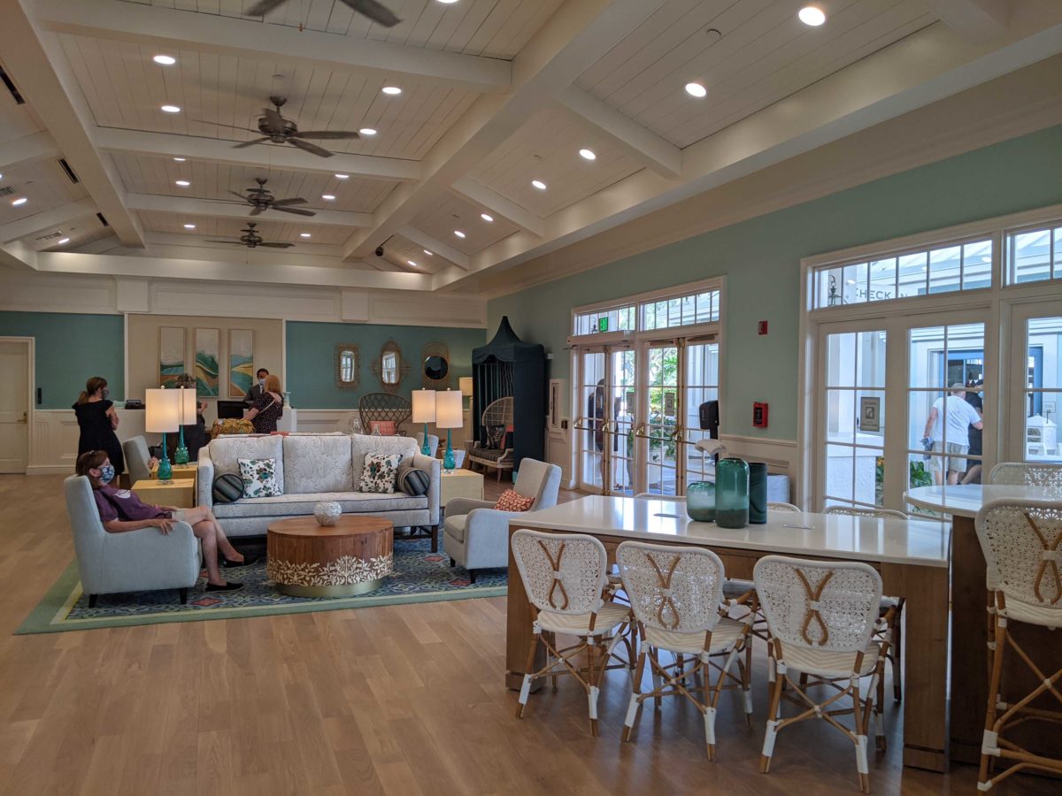 old-key-west-lobby-135422-8174605