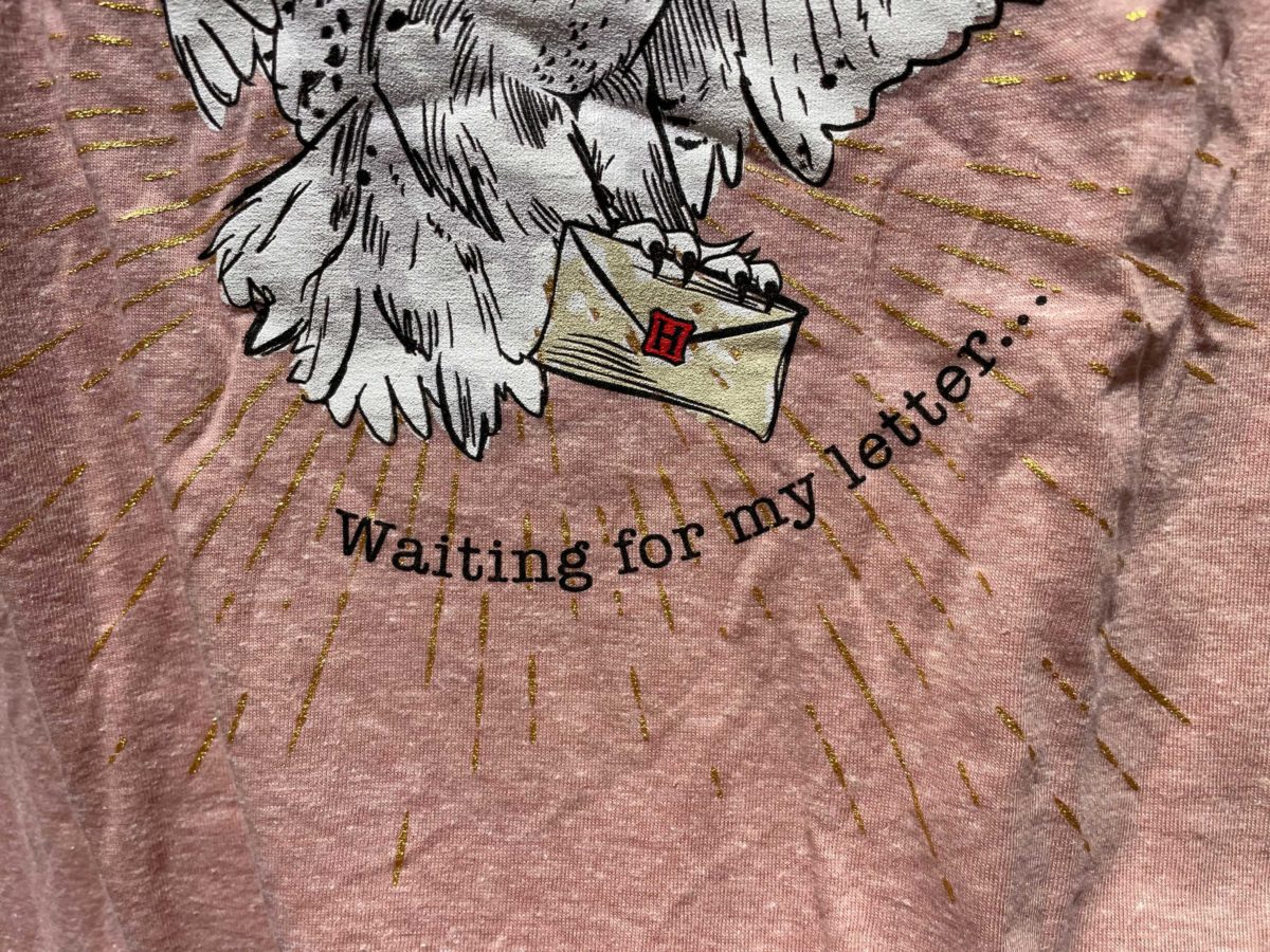 peach-waiting-on-letter-shirt-4-6555458