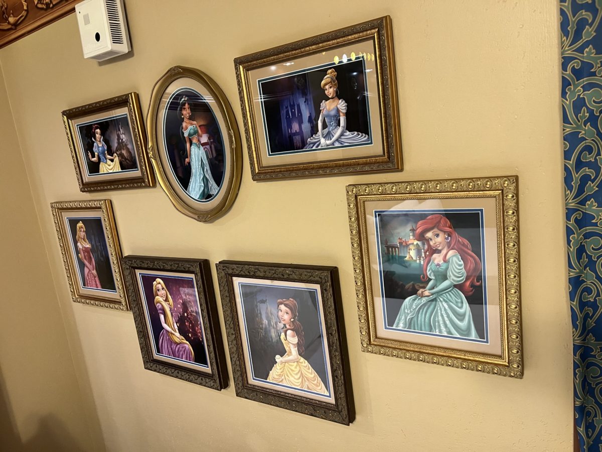 visit-the-royal-bedroom-on-the-princess-theme