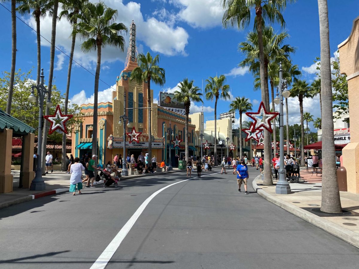 PHOTOS: Holiday Decorations Replace 50th Anniversary Banners on Sunset ...