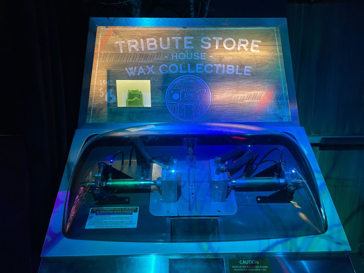 tribute-store-house-wax-collectible-7-4883108