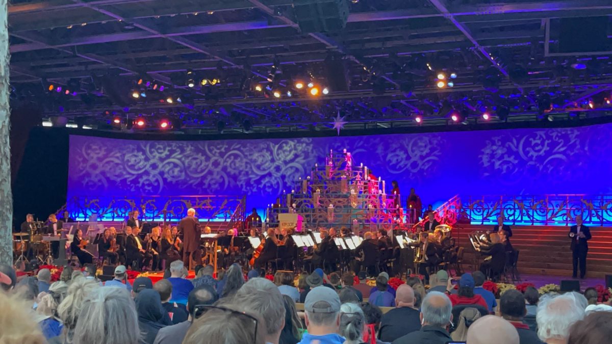 2021-epcot-candlelight-processional-1-8893128