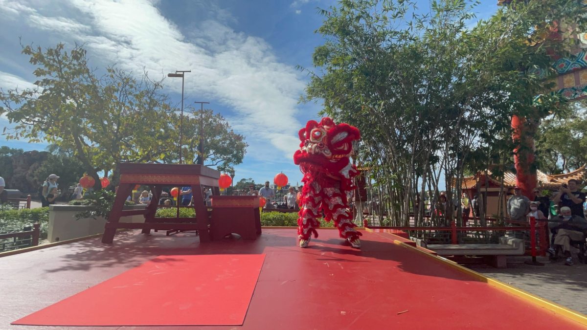 chinese-lion-dance-4-8091451