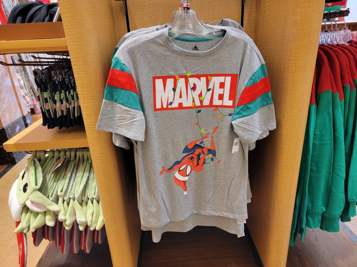dl-marvel-holiday-spider-man-tshirt-2-6349883