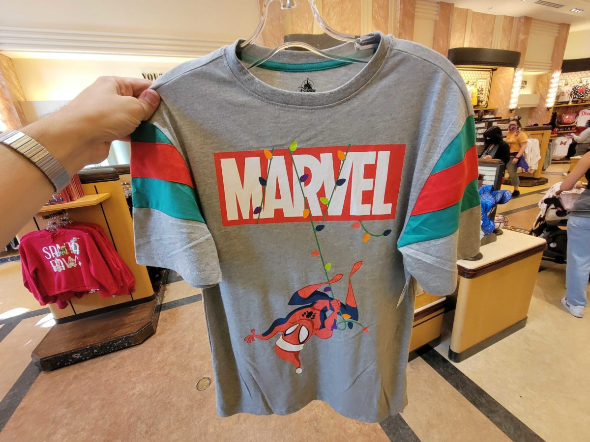 dl-marvel-holiday-spider-man-tshirt-3-5937497