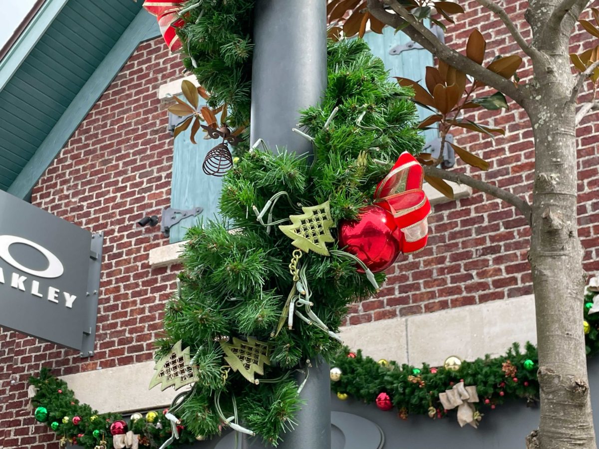 disney-springs-holiday-decorations-58-5410409