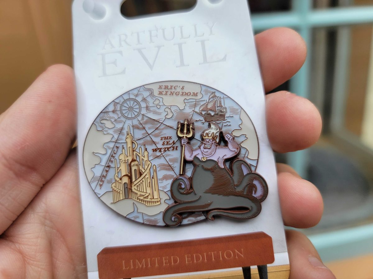 disneyland-pins-november-112206-2669822