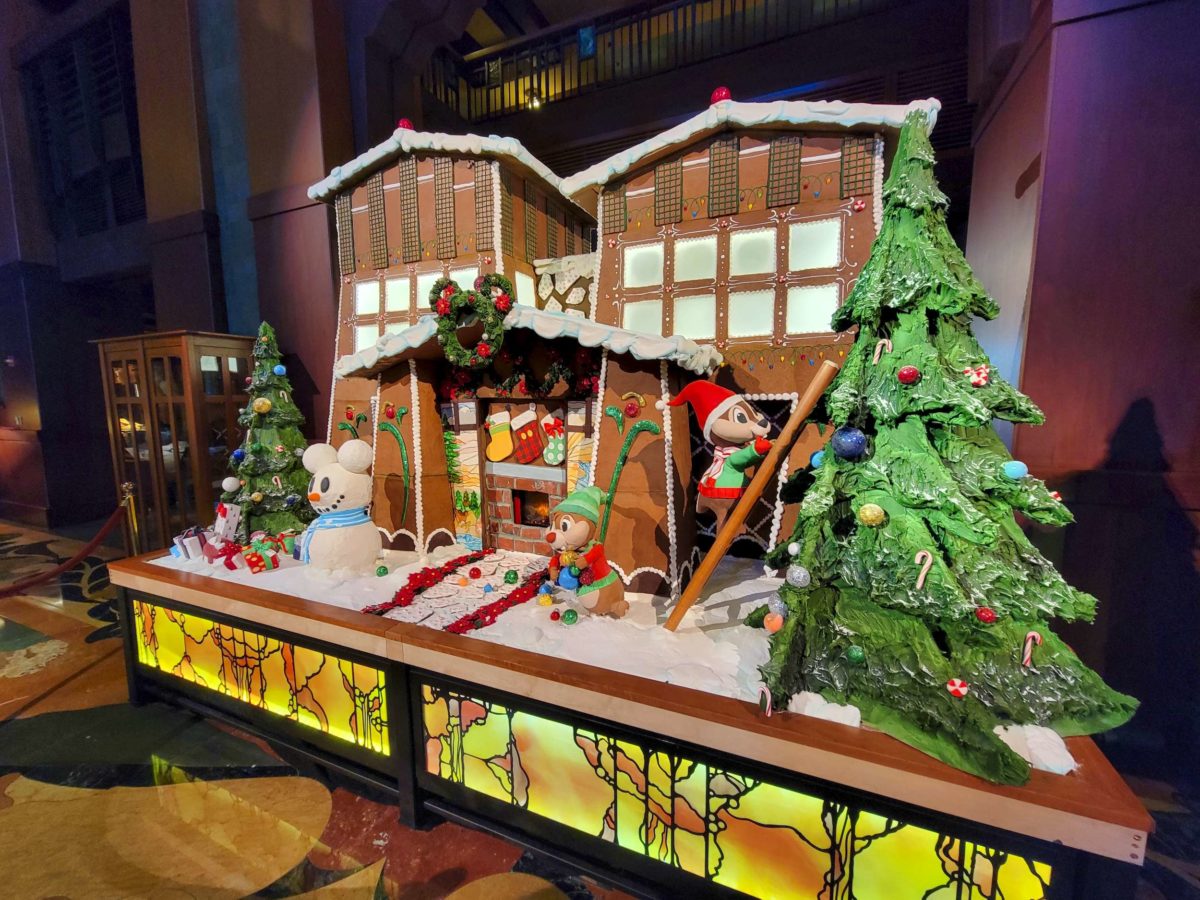 grand-californian-hotel-gingerbread-house-finished-1