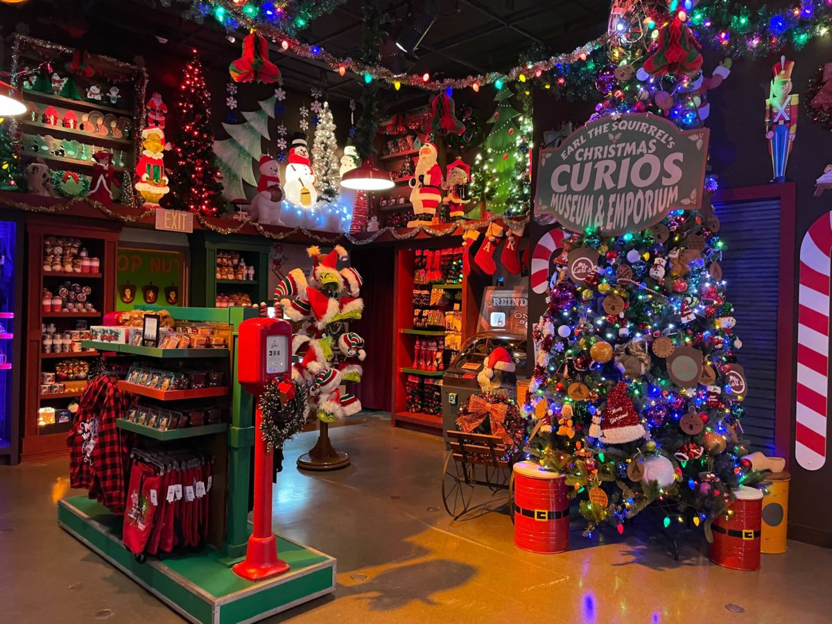 usf-2021-holiday-tribute-store-3-9623738