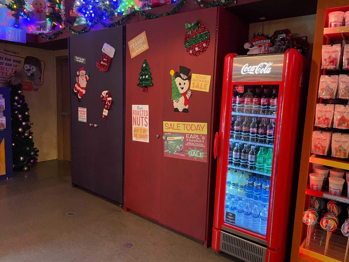 usf-2021-holiday-tribute-store-64-9992586