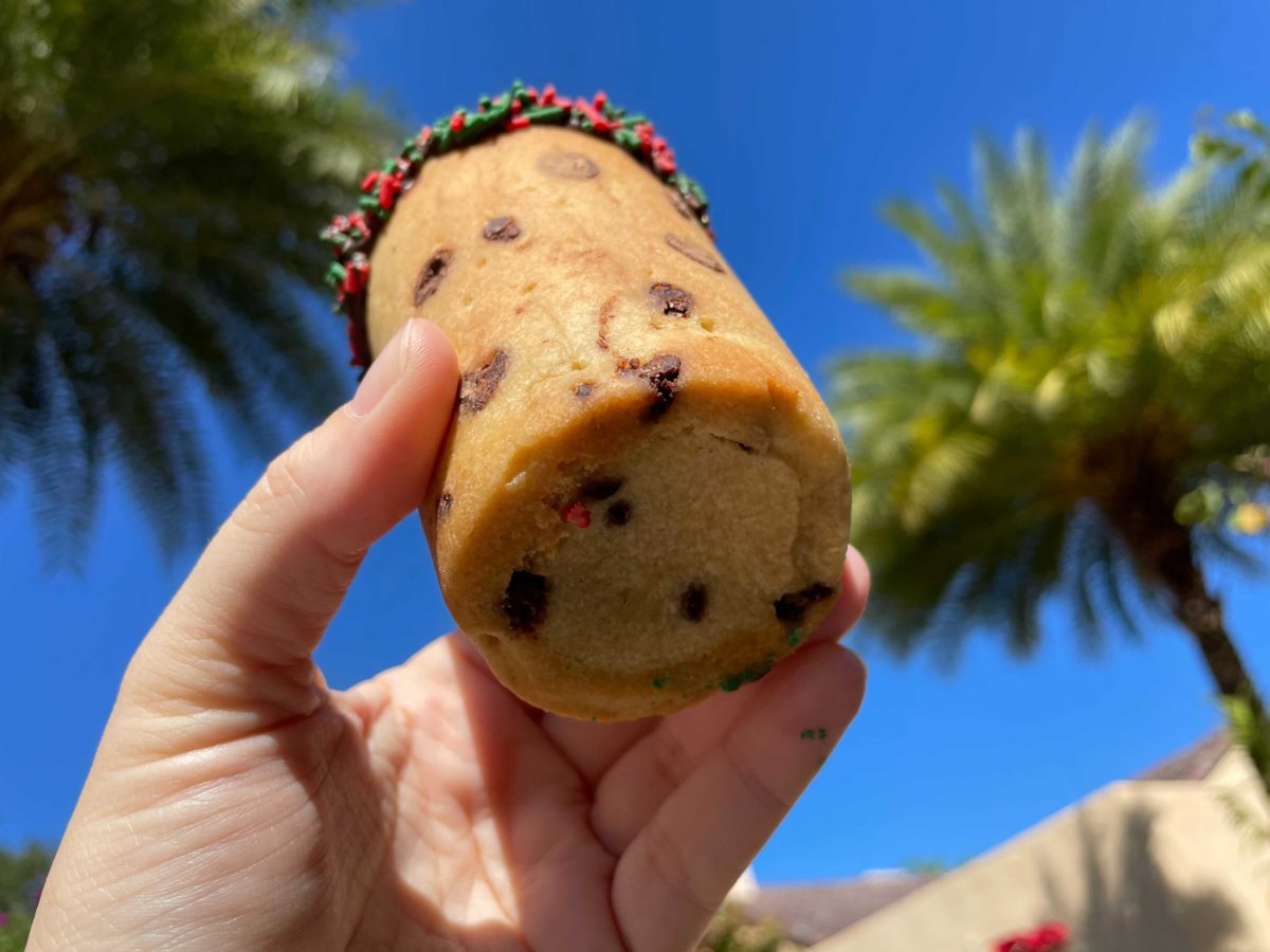 universal-orlando-holidays-food-review-battery-park-booth-cookies-and-milk-pressed-sandwiches-12-7512540