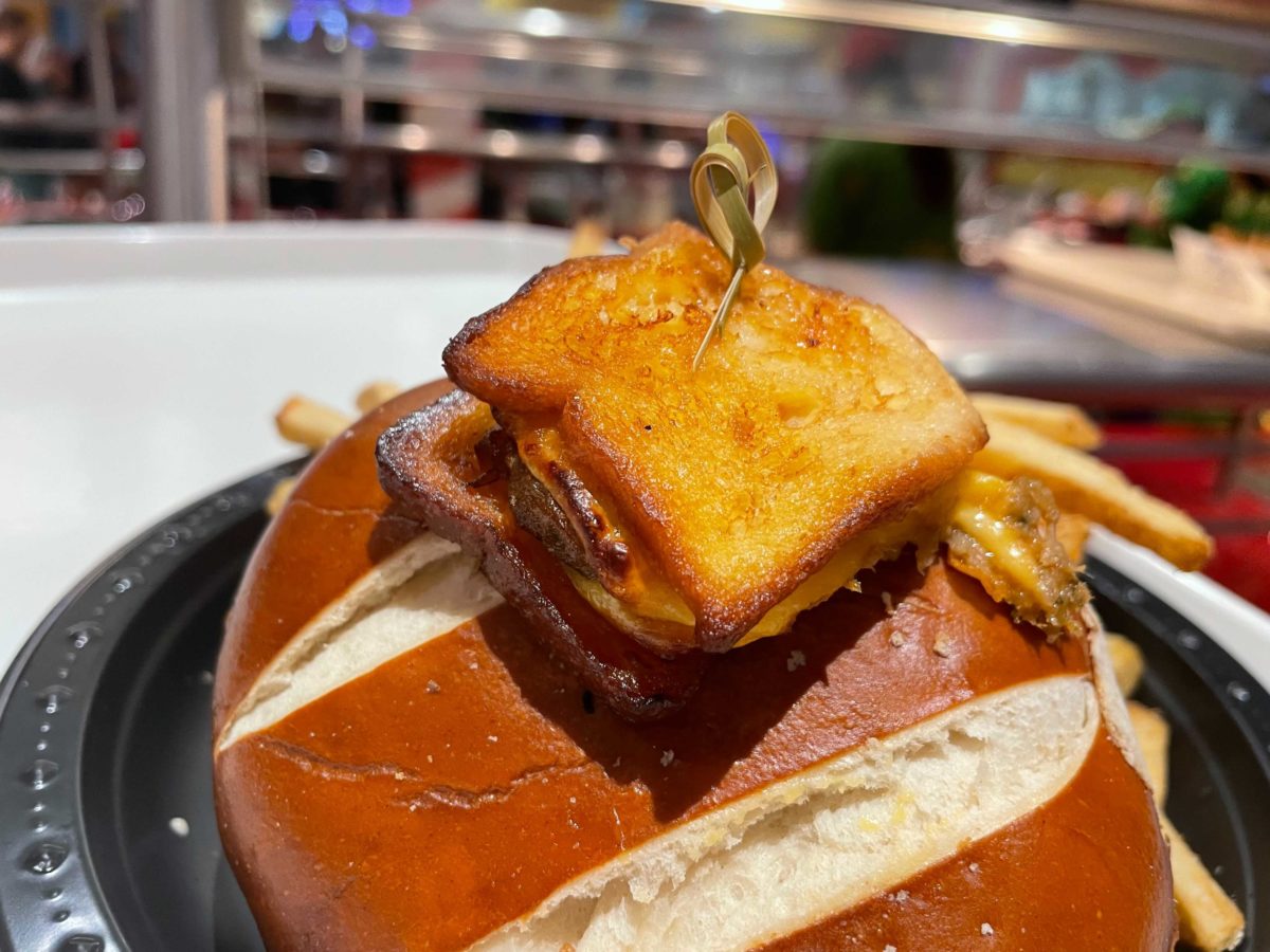 universal-orlando-seuss-landing-roast-beast-sandwich-holidays-2021-review-5-8266326