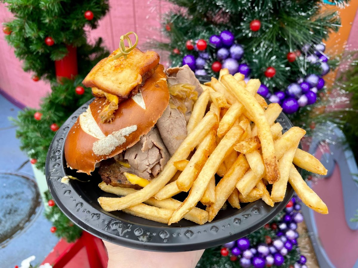 universal-orlando-seuss-landing-roast-beast-sandwich-holidays-2021-review-7-7620410