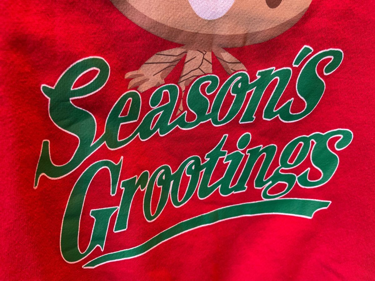 wdw-marvel-holiday-seasons-grootings-shirt-4-8466018