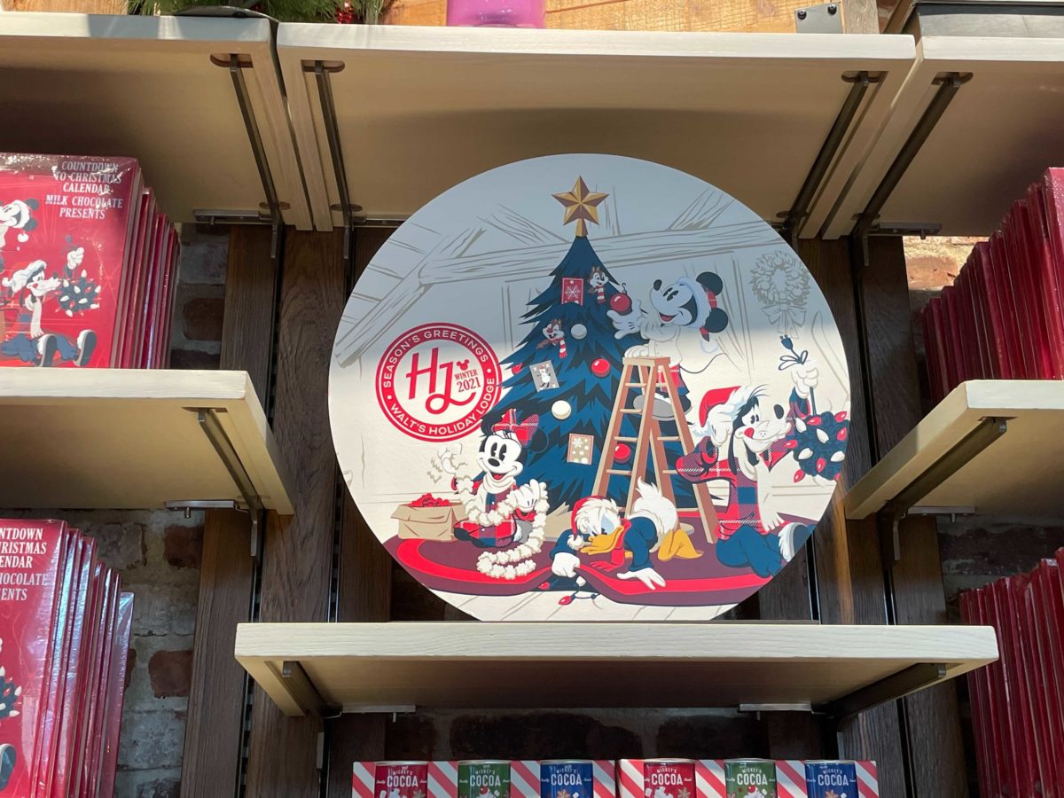 world-of-disney-holiday-decorations-t101817-519-2574977