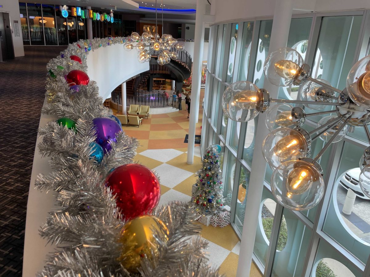 cabana-bay-christmas-decorations-31-7121802