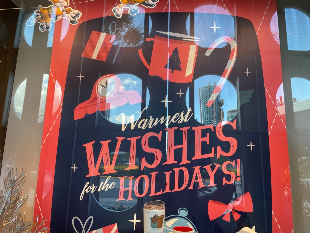 cabana-bay-christmas-decorations-b-1-1434196