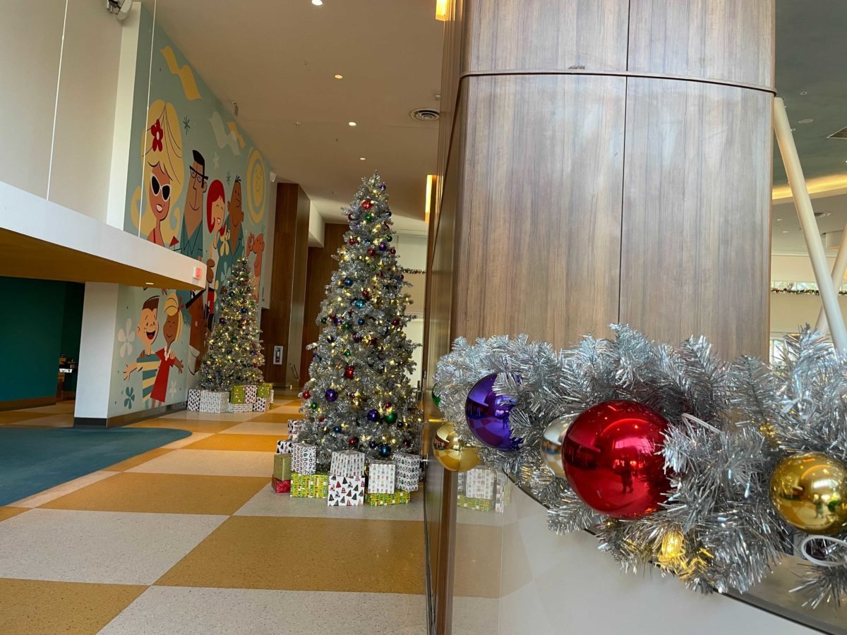 cabana-bay-christmas-decorations-b-5-7408723