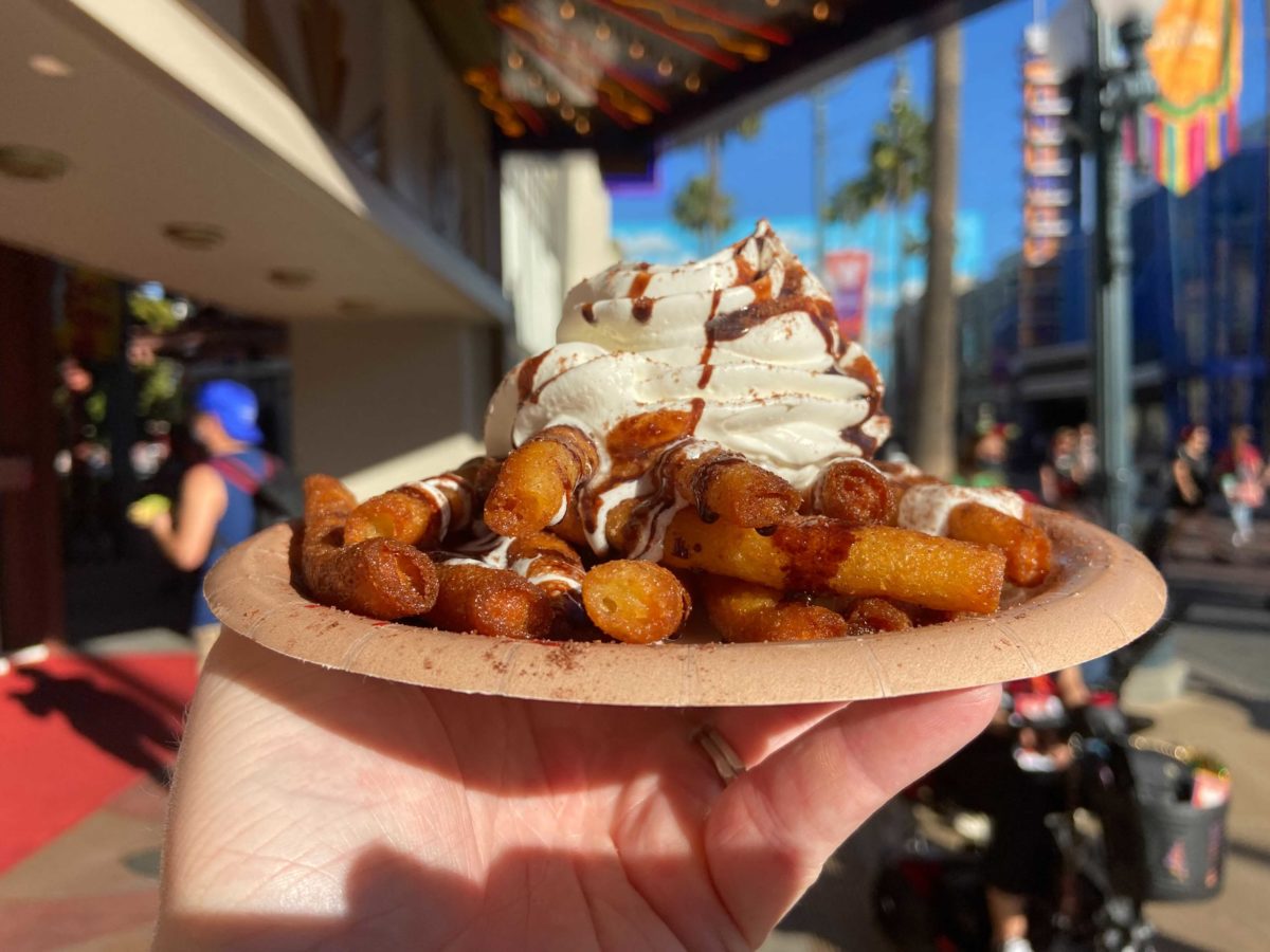 chocolate-marshmallow-funnel-cake-fries-5