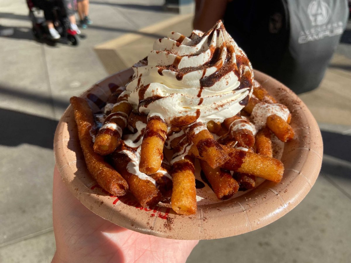 chocolate-marshmallow-funnel-cake-fries-6