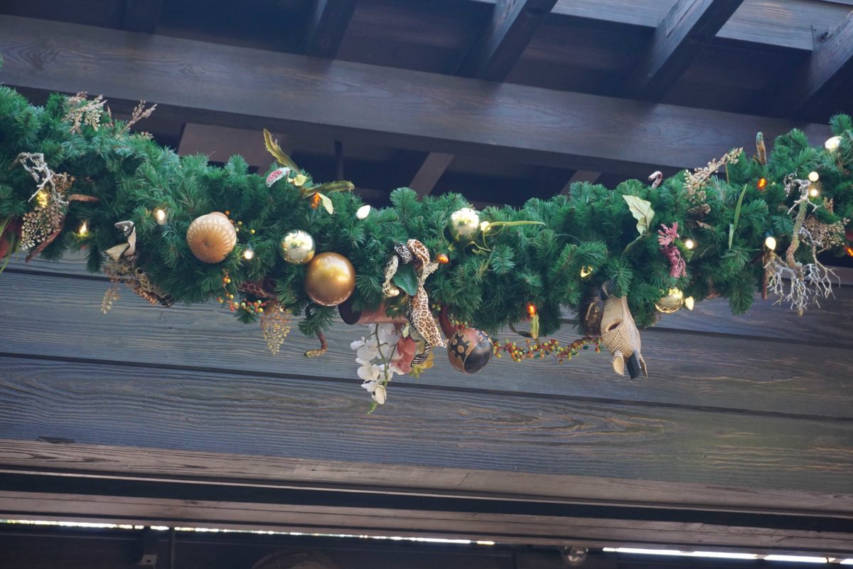 dak-entrance-holiday-decorations-38