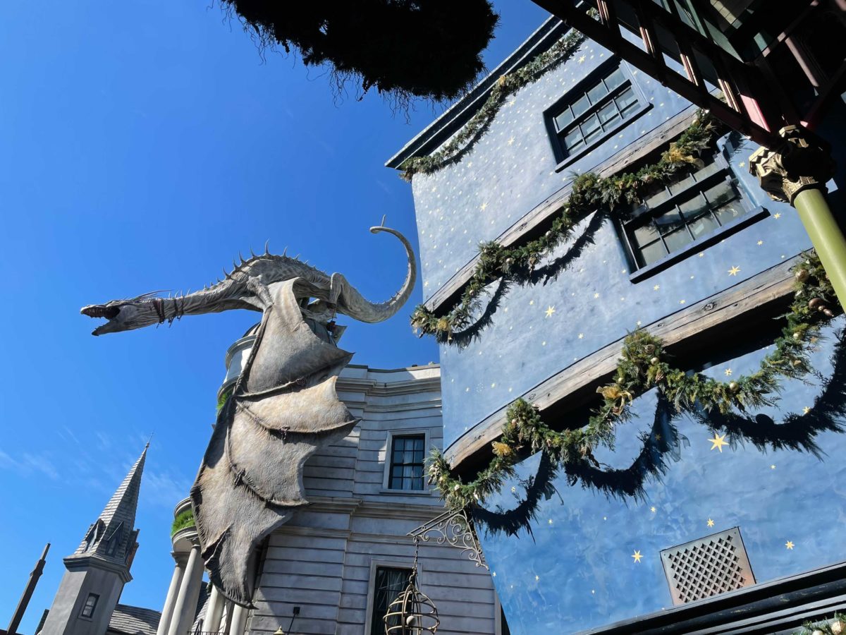 diagon-alley-christmas-decorations-50-3005174