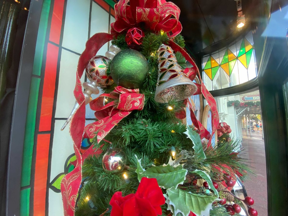 emporium-christmas-decorations-27-9221210