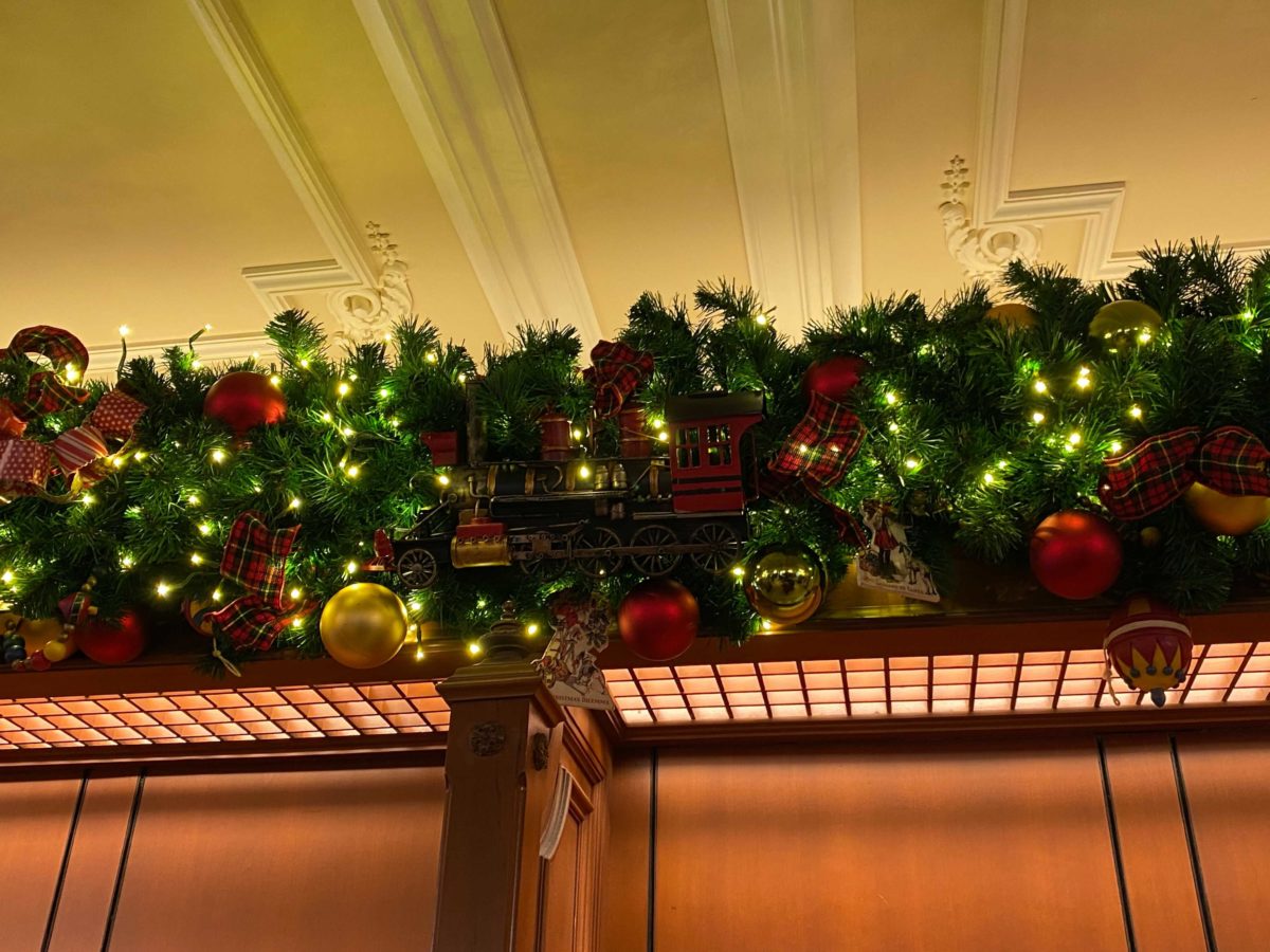 emporium-christmas-decorations-43-8310548