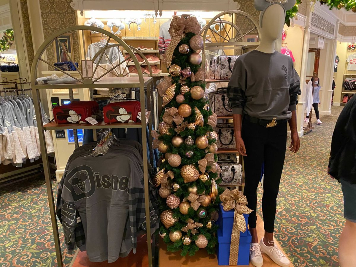 emporium-christmas-decorations-74-7776032