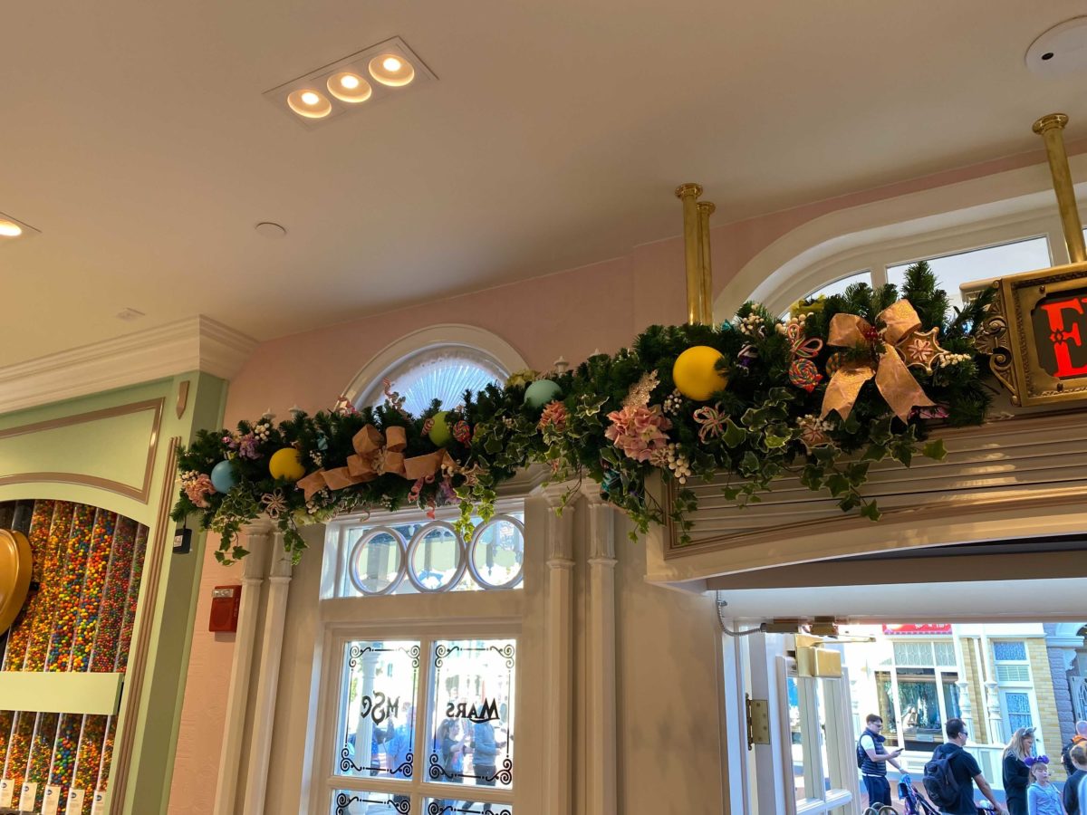 emporium-christmas-decorations-98-4768597