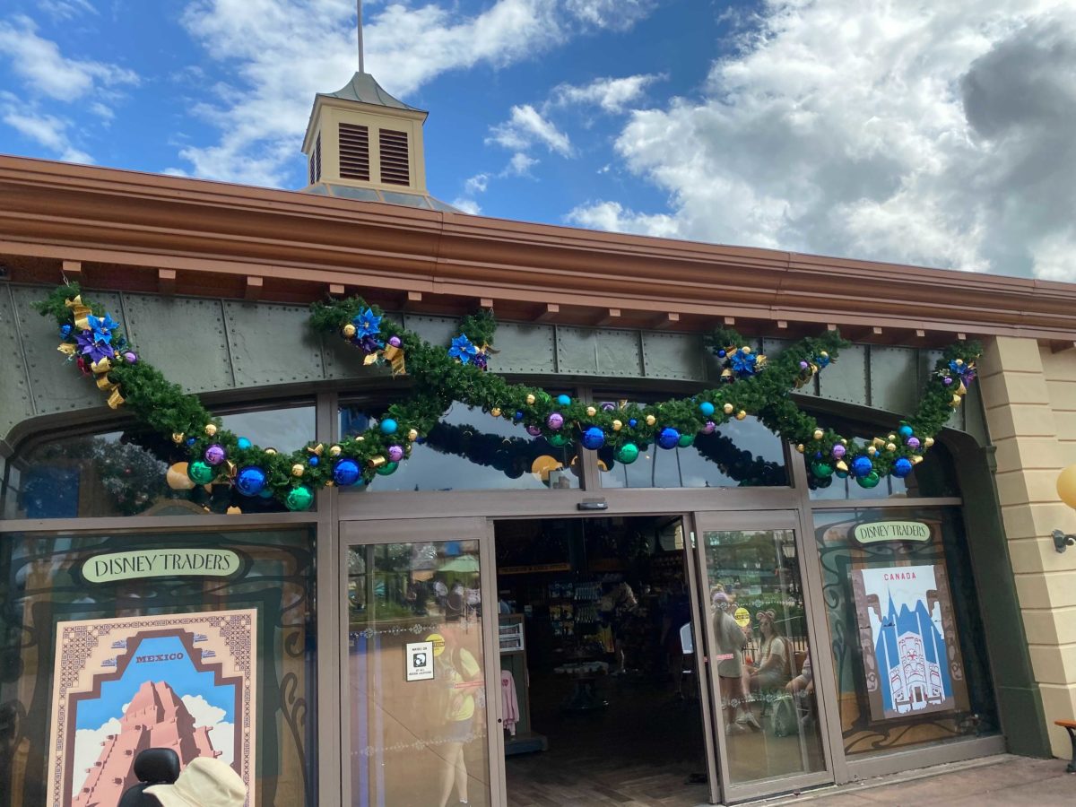 epcot-christmas-decorations-52-4552578