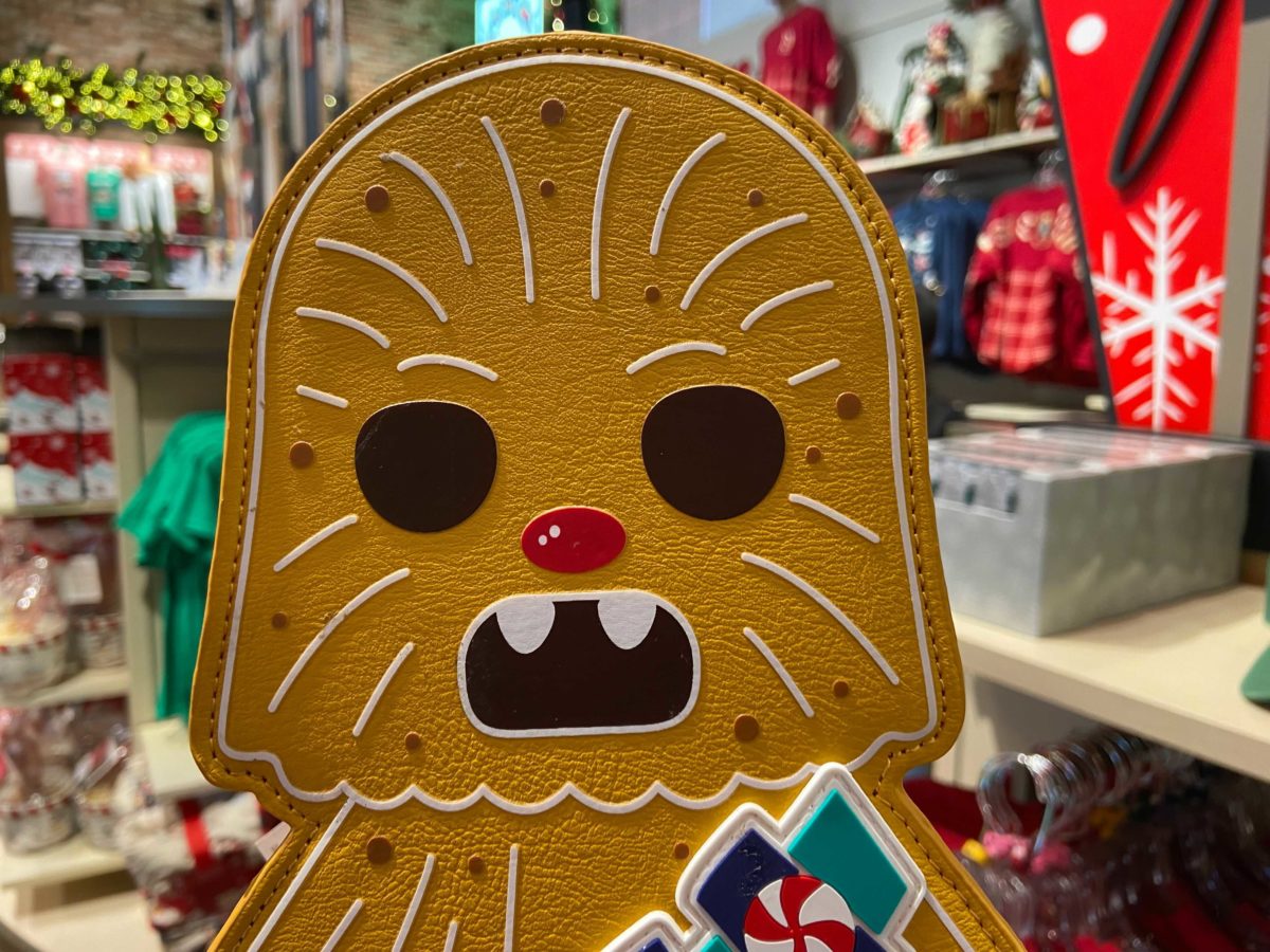 gingerbread-cookie-chewbacca-loungefly-bag-dl-3