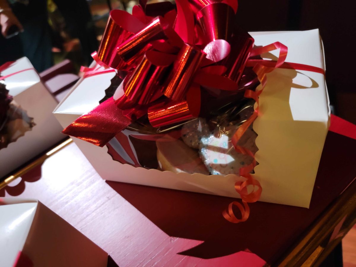 grand-californian-cookie-christmas-box-1