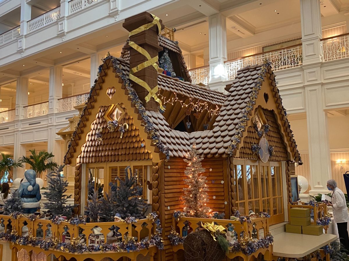 grand-floridian-gingerbread-house-2021-11-8142303